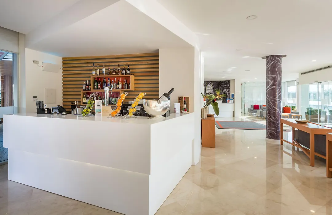 Tryp By Wyndham Leiria-1