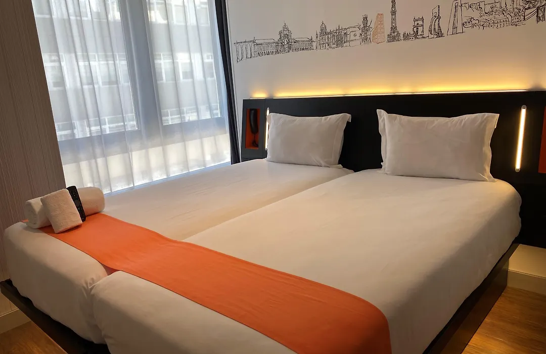 Easyhotel Lisbon-1