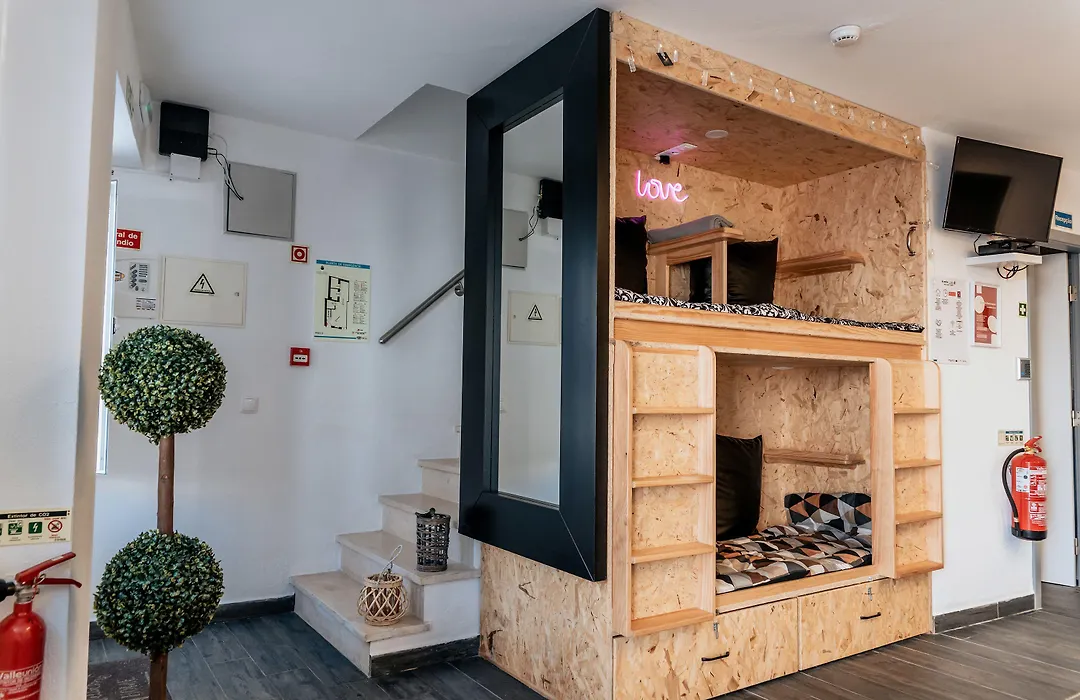 Deck Lodge-1