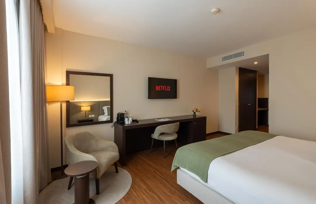 Hotel Premium Porto Maia-1
