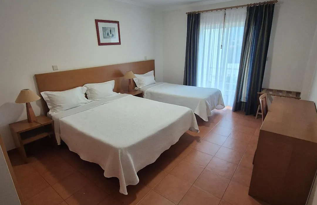 Apartamentos Turísticos Vila Praia-1