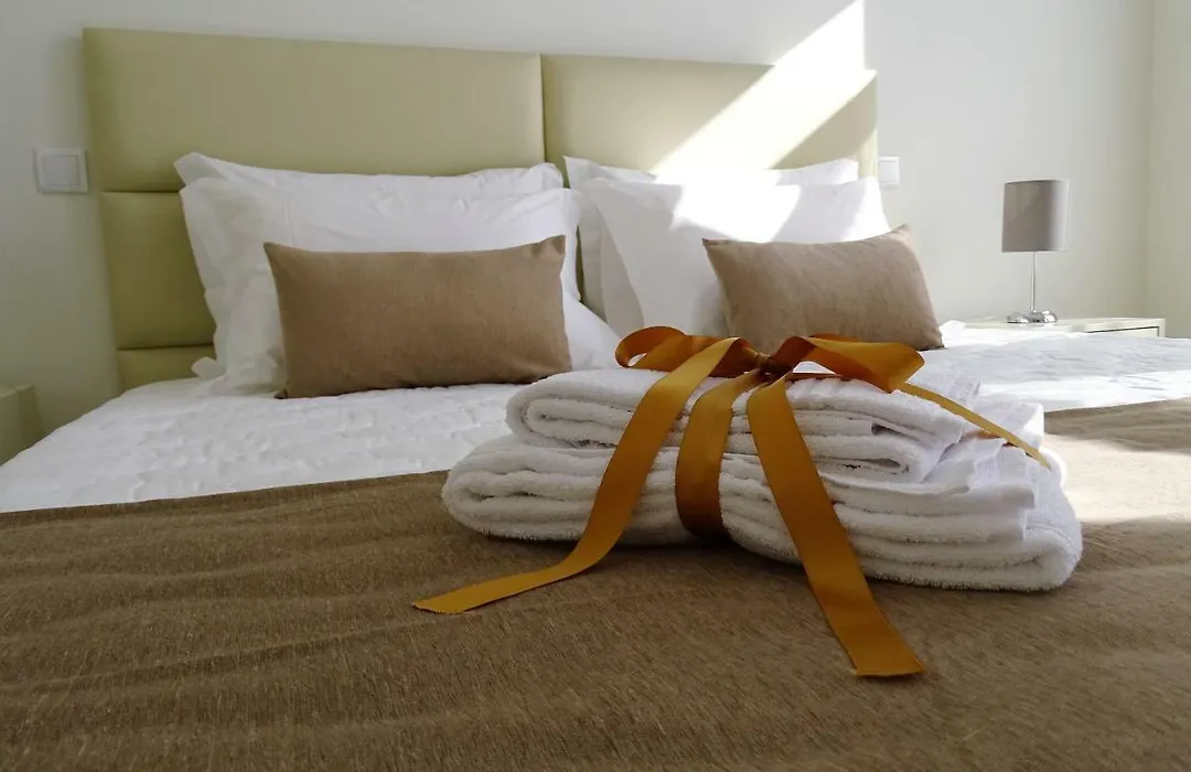 Bowen, Luxury Suites-1