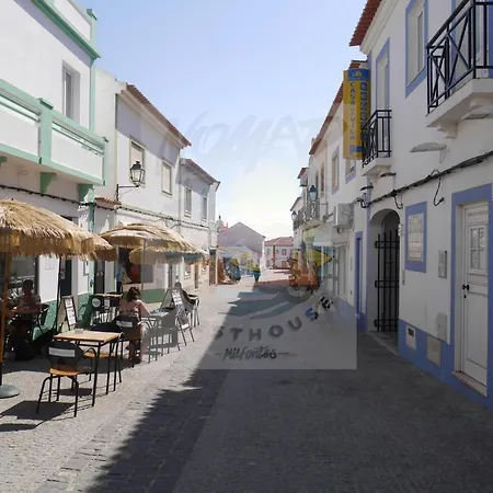 Milfontes Nomad Guesthouse-2