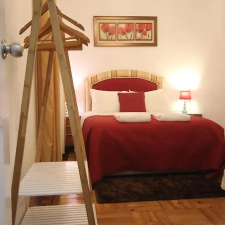 Bordeaux M1 R3 - Nice & Comfortable Double Room With Private Patio & Shared Bathroom-3