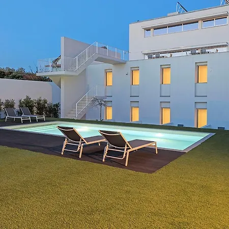 Uporto House Residence-2