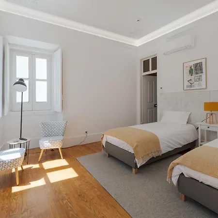 Almada Villa-2