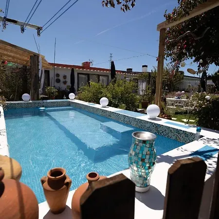 Beach House Babylon Guest House With Kitchenette And Garden-2