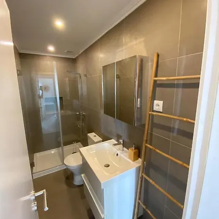 Carcavelos Beach & Nova Sbe Shared Serviced Apartment 3-3