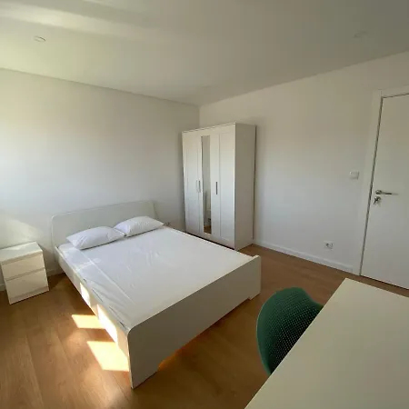 Carcavelos Beach Walking Distance Room-2