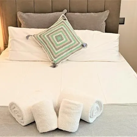 Faro Comfy Ensuite Guest House-3