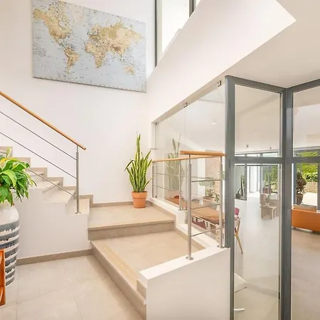 Guestready - Luxury Beach Villa With Private Pool-3