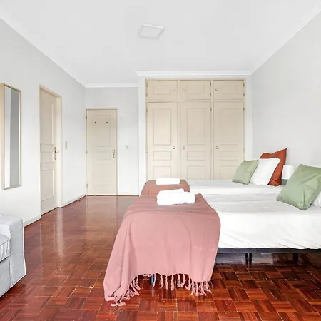 Wonderful Shared Apartment In Alfornelos - Near Metro!-3