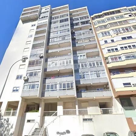 Wonderful Shared Apartment In Alfornelos - Near Metro!-2