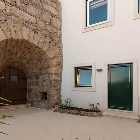 Confluentia H&A - Believe It Or Not Apartments-3