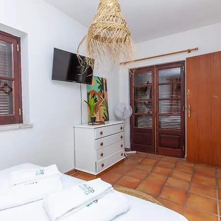 J - Casa Do Farol Guesthouse-2