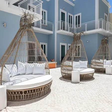 Dona Simone Boutique Suites & Studios-3
