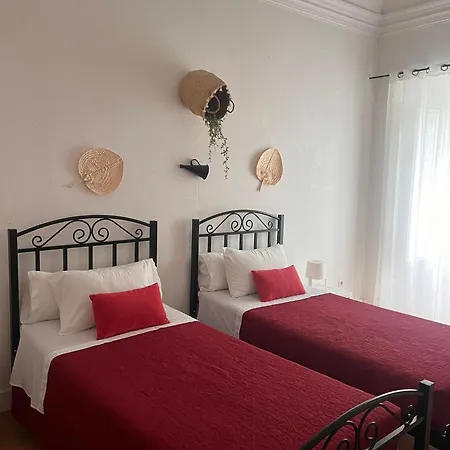 Avis Guesthouse-2