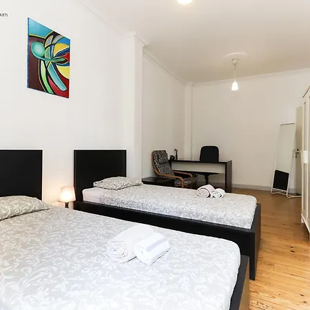 Lisbon Silver Flower - Flat In Lisbon Center-2