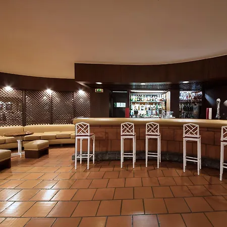 Baia Madeira Hotel-3