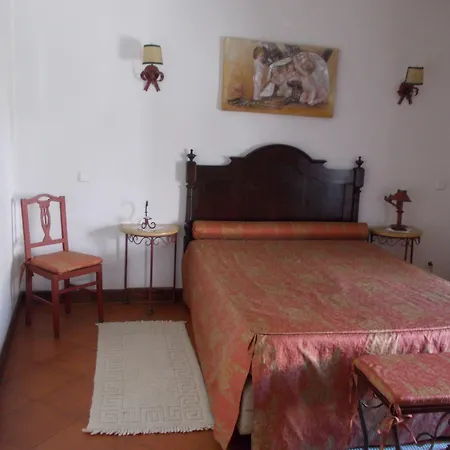 Casa De S. Thiago Do Castelo-3