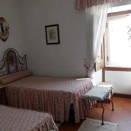 Casa De S. Thiago Do Castelo-2