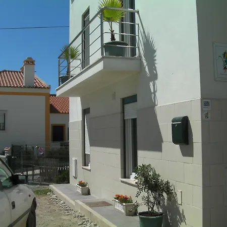 Peniche Surf Lodge 1-2
