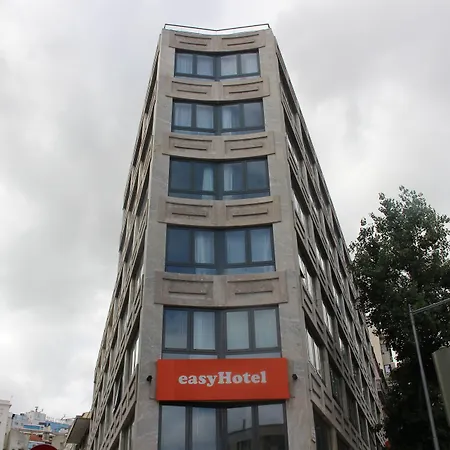 Easyhotel Lisbon-3