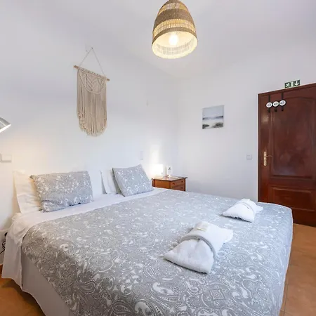 3 Marias Garden House B&B-2