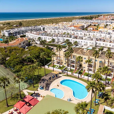 Praia Da Lota Beachfront Resort - Hotel & Apartments-2