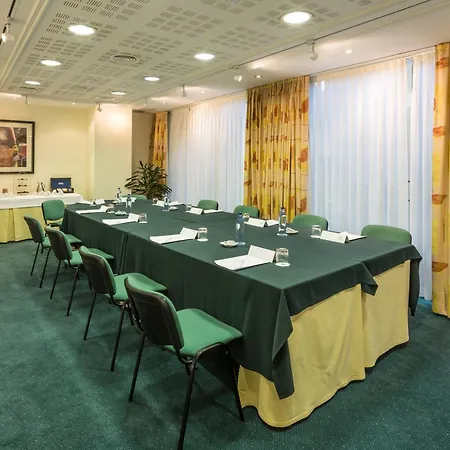Holiday Inn Lisbon By Ihg-3