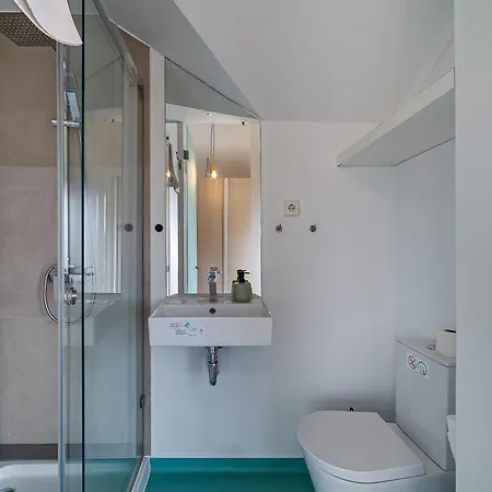 Besmart Suites With Private Wc By Home Sweet Home Aveiro-2