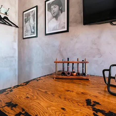 Surfers Lodge Peniche-3