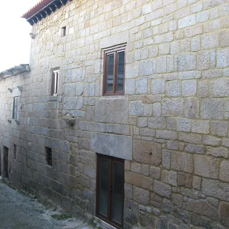 Casa Do Castelo De Celorico-2