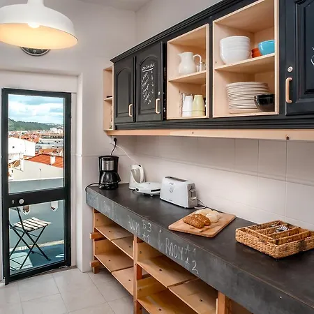 Nazare Hostel - Rooms & Dorms-3