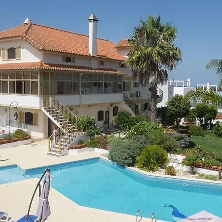 Casa Deixa-O-Resto Guesthouse-3