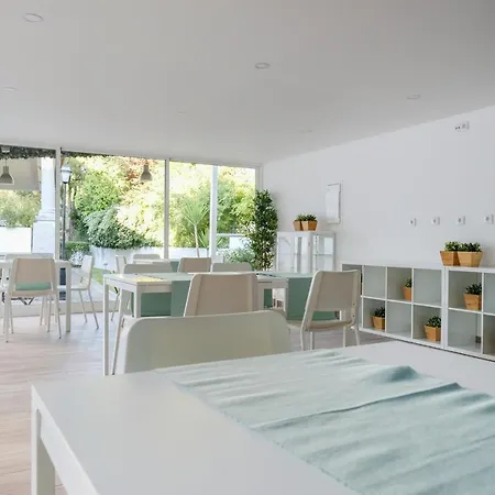 4U Lisbon VI Guesthouse Airport-3
