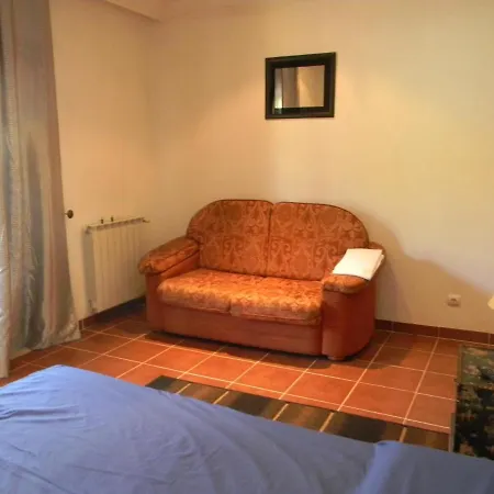 Casa Estrada Da Guia-2