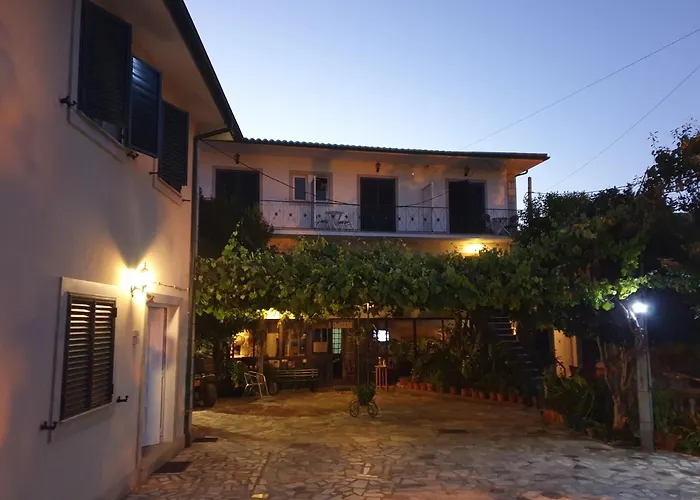 Casa Dos Santos Alojamento - Guest House Gerês