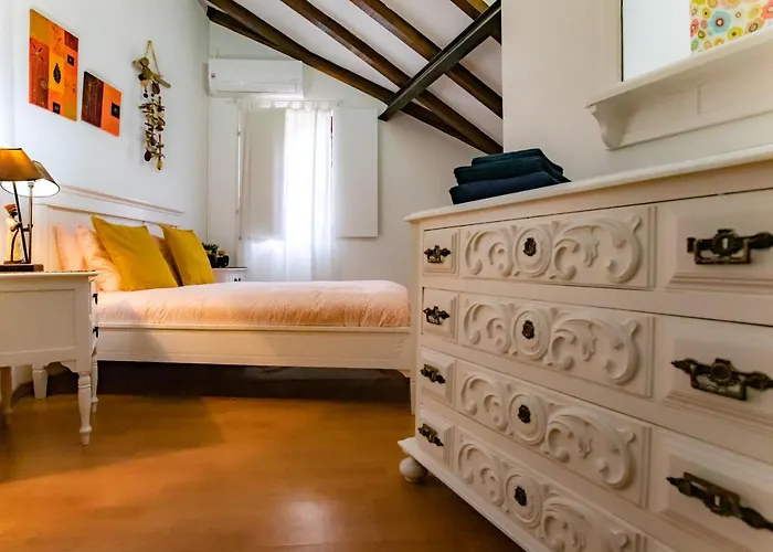Private Red House- Historic Center Villa Porto