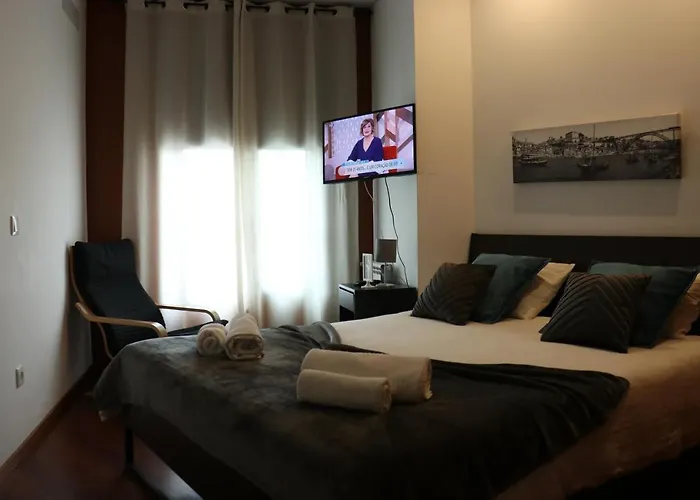 Metro Heroismo Residence Porto
