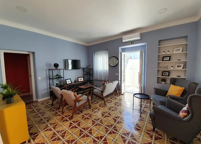 Inn Faro - Casa Amarela - Guest House