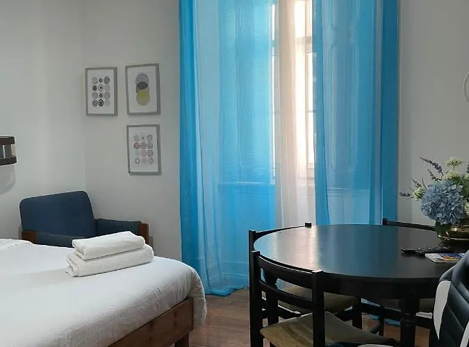 Retro M2 R4 - Lovely Double Room With Shared Bathroom Lisbon