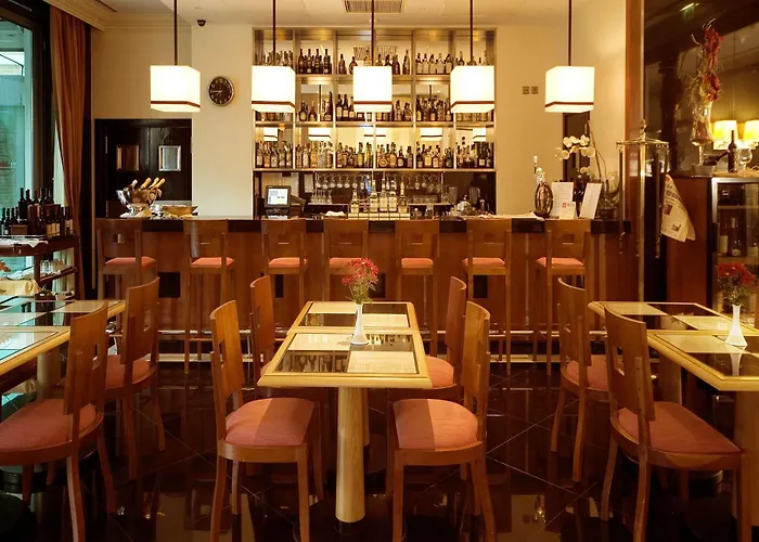 Paco de Arcos Hotels