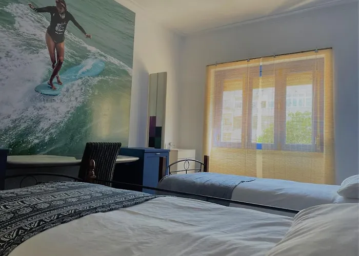 Ateliersurf29 Guest House Almada