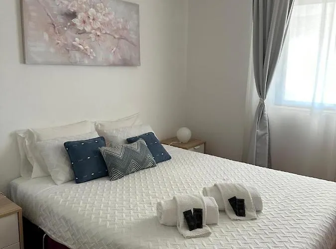 2 Bedroom Apartment In Quarteira With Balcony, Pool And Wi-Fi By Centralgarve