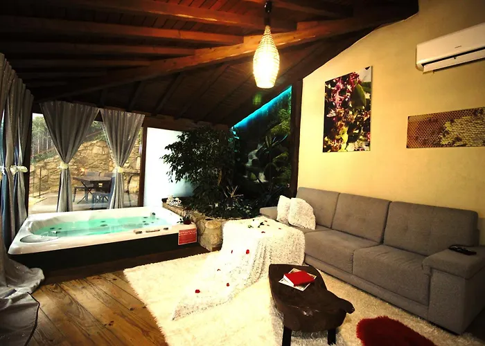 Hotel Casa Favo De Mel - Jacuzzi & Piscina - Refugio Na Montanha à Arcos de Valdevez