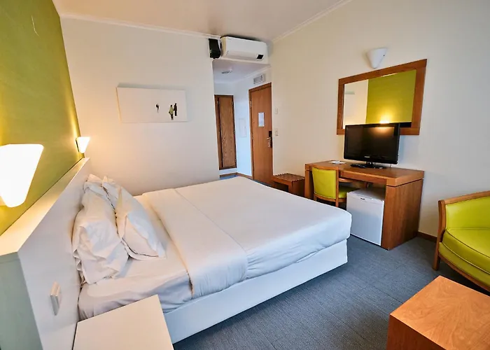 Praia da Vitoria Hotels