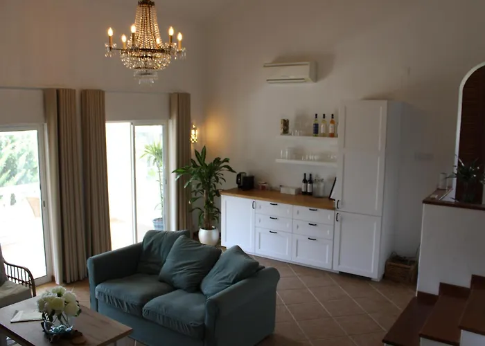 Casa Carioca Carvoeiro Bed and Breakfast