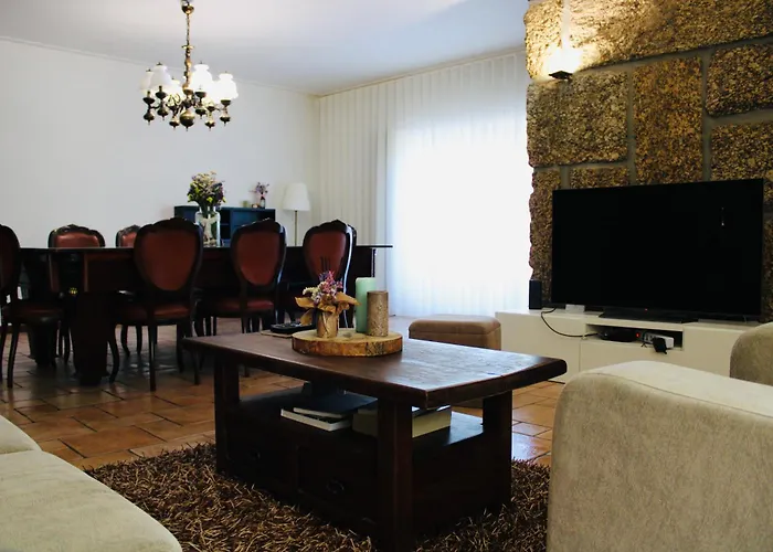 The Oak'S Wolf-Country House Fafe