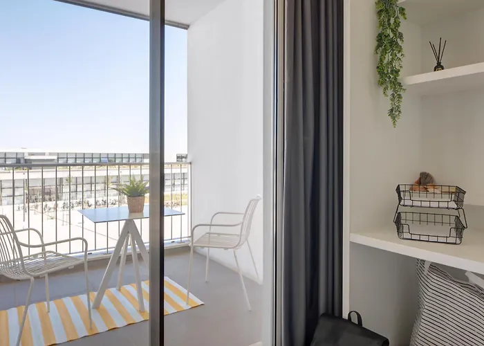 Milestone Carcavelos Nova